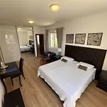 Stone House Buljanovic Апартаменты Сали