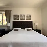 Stone House Buljanovic * Сали