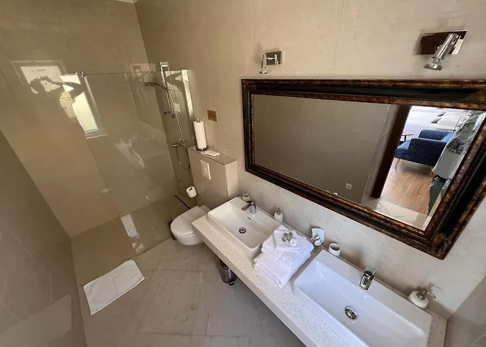 Stone House Buljanovic 살리