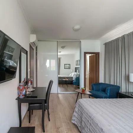 Stone House Buljanovic * サリ