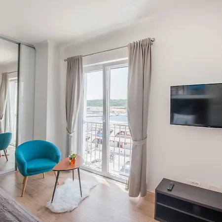 Stone House Buljanovic サリ